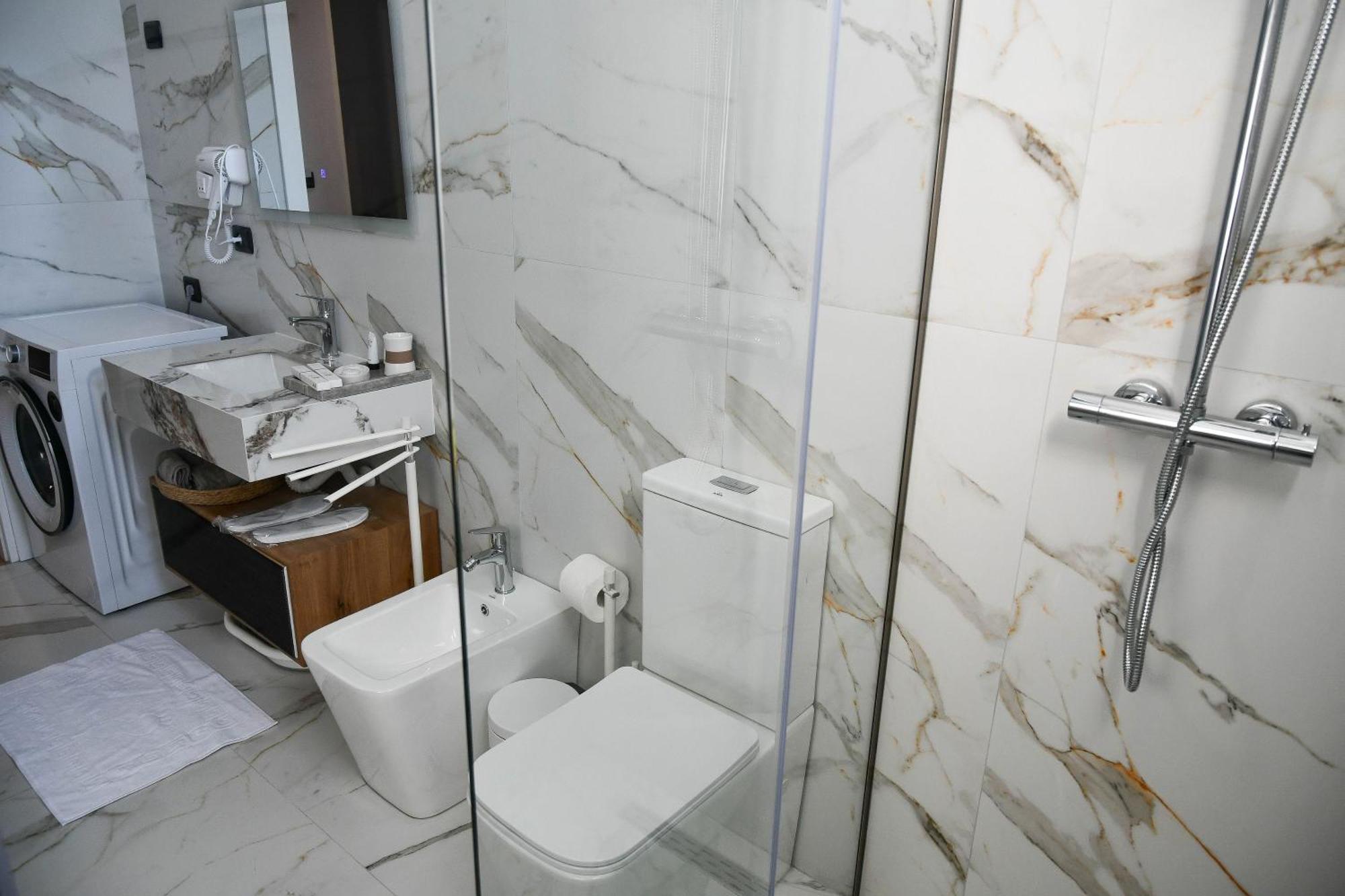 Hata Luxury Apartments Shkoder Luaran gambar