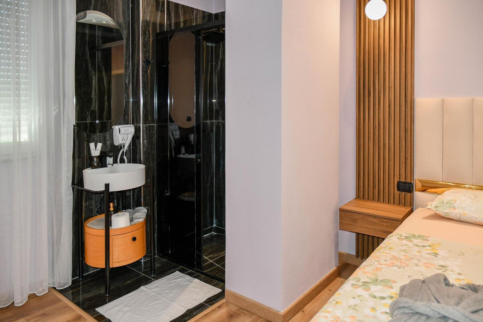 Hata Luxury Apartments Shkoder Luaran gambar